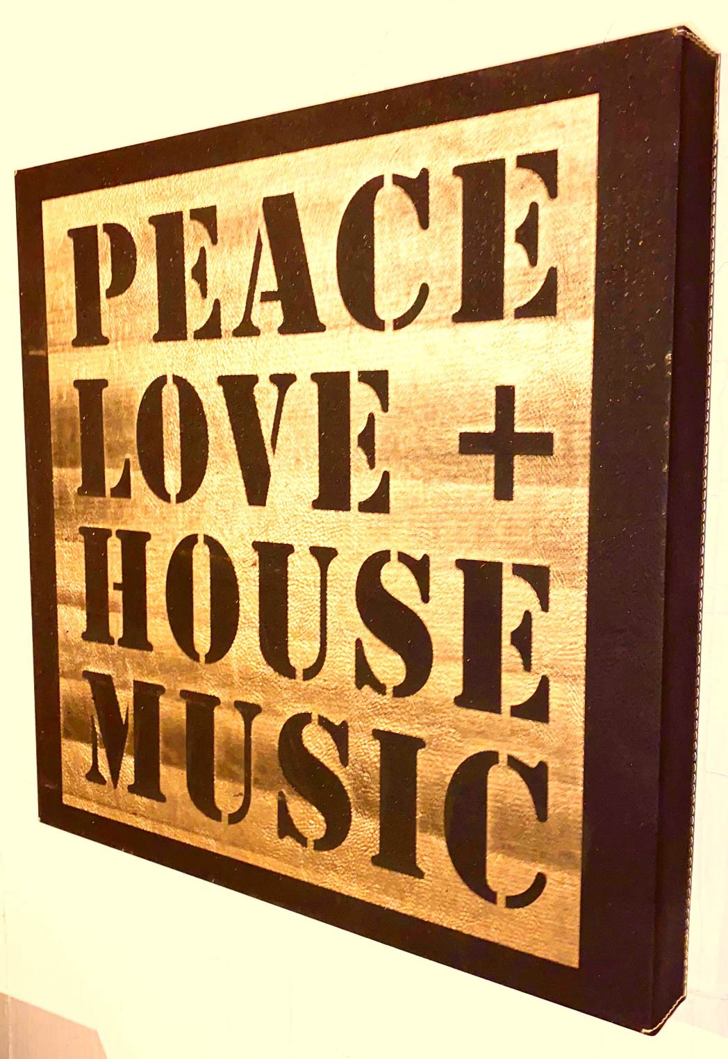Custom Laser-Engraved Chicago House Music Keepsakes – Disco to the 90s, Hold & Share the Memory Forever