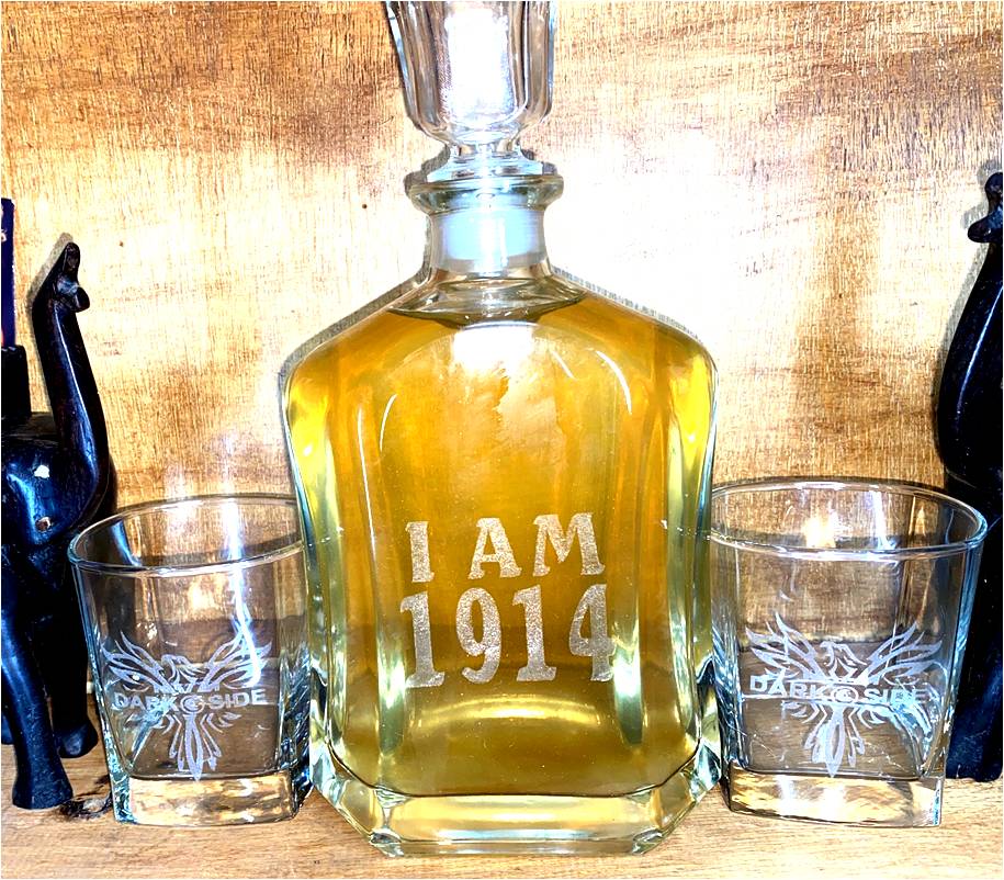 Brickhouse Decanter Set - Curvy Decanter with two rocks glasses