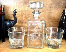 Load image into Gallery viewer, Decanter set - 1L Marine decanter with 2 marine glasses

